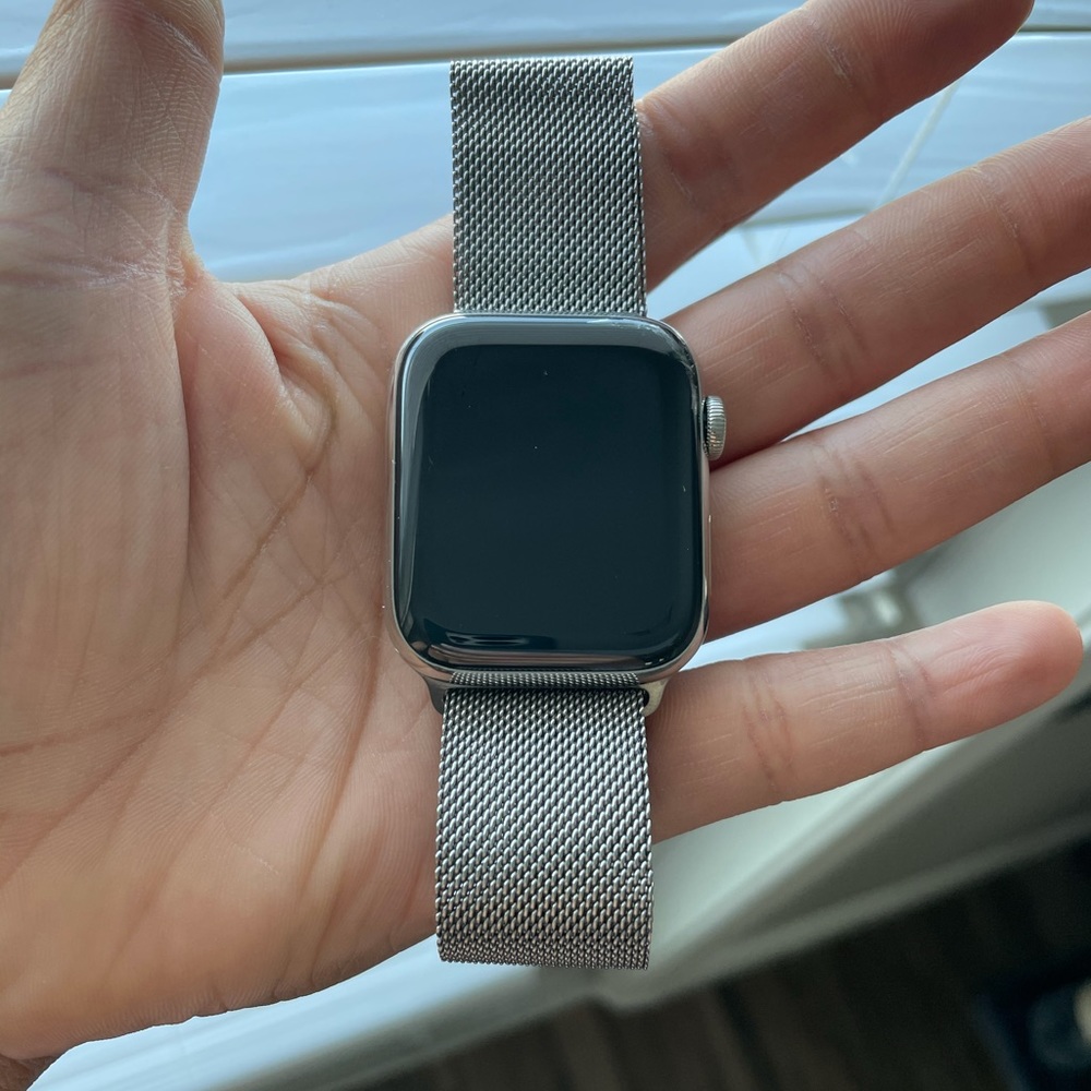 Apple Watch Series 4 GPS + Cellular 44mm Stainless